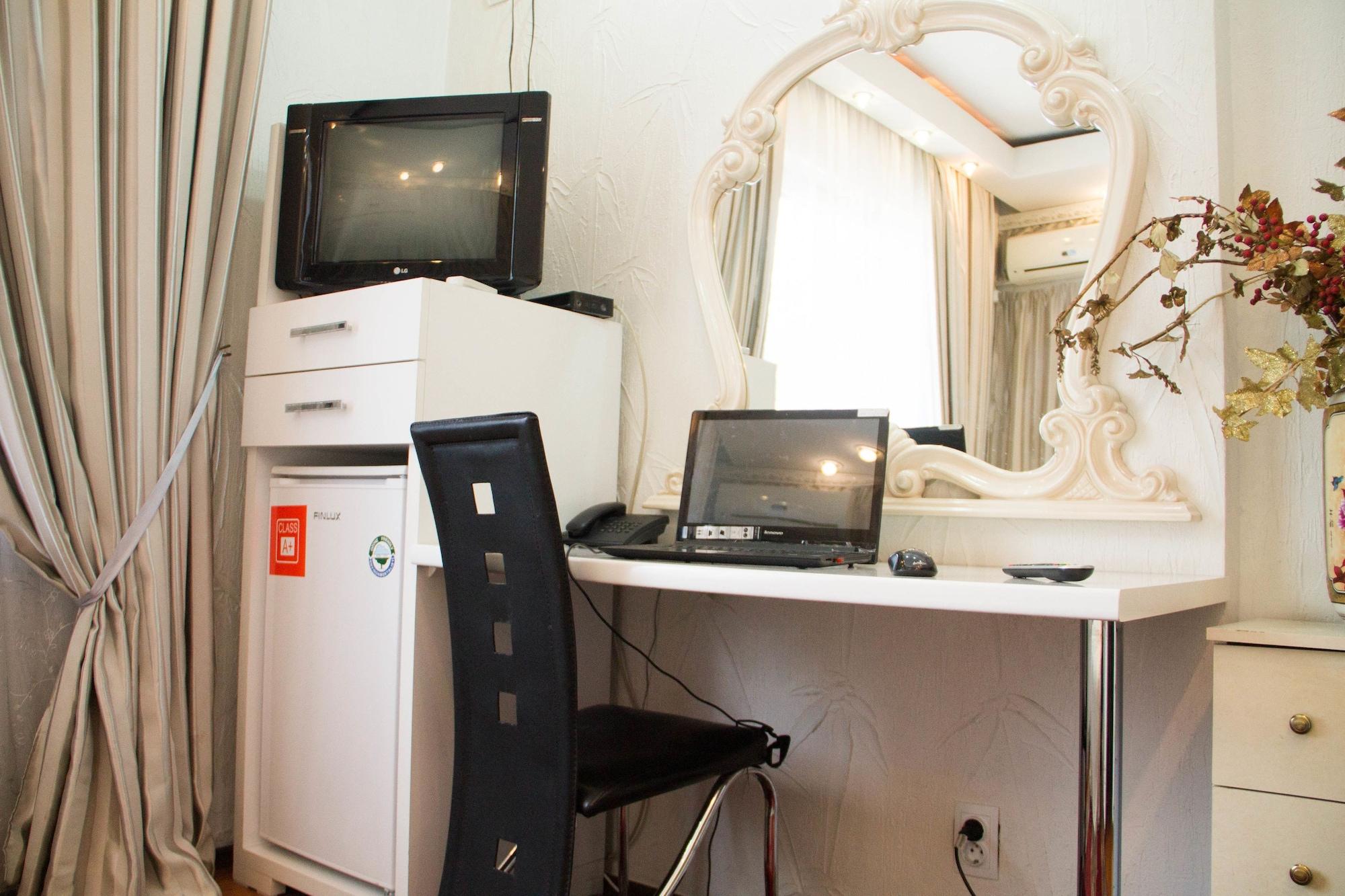 Bella Donna Hotel Кишинів Екстер'єр фото