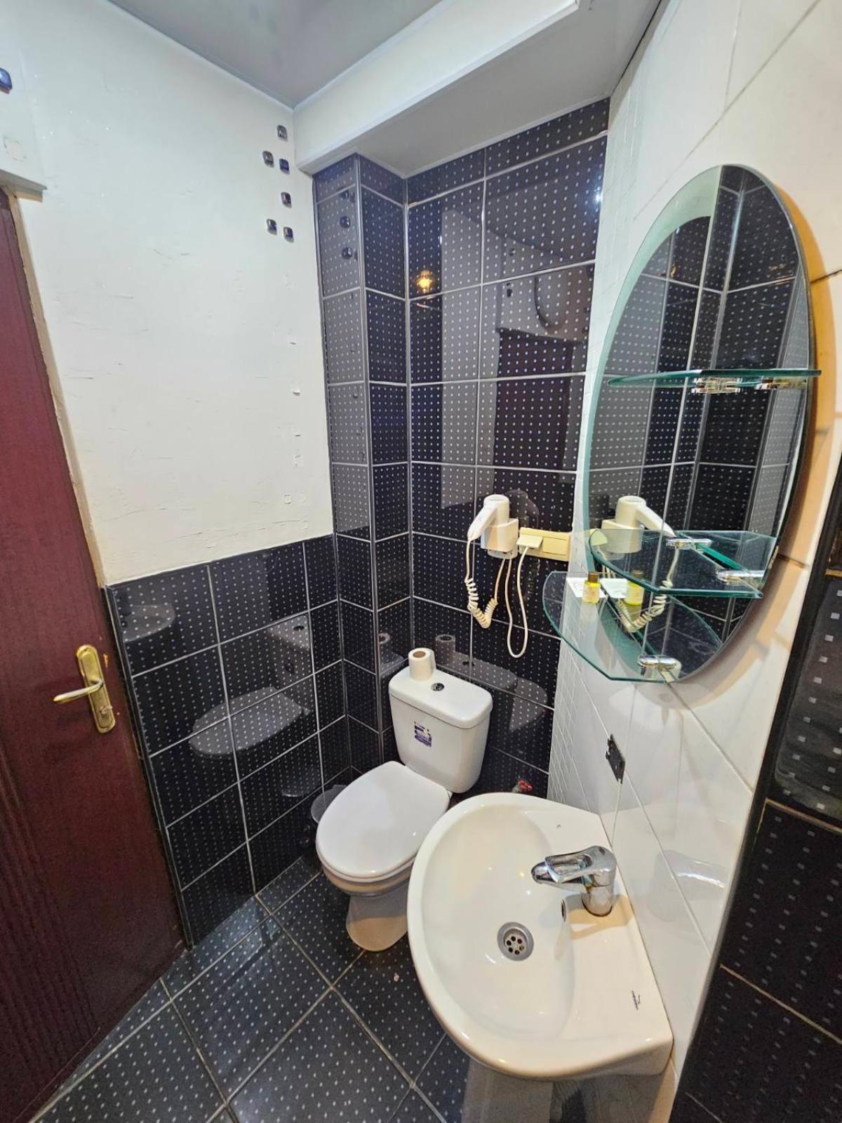 Bella Donna Hotel Кишинів Екстер'єр фото